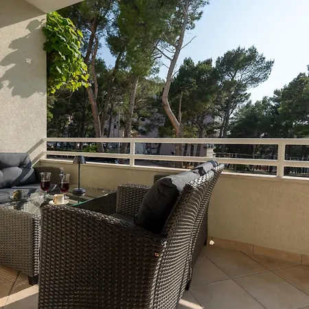 Leo Apartment *