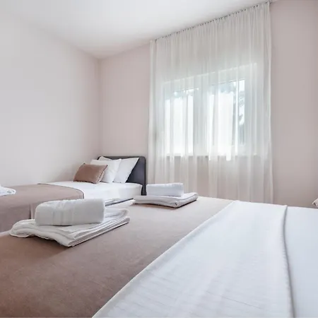 Apartment Leo *