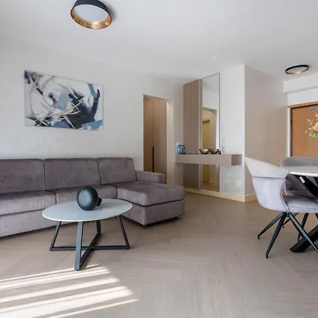 Leo Apartment Baska Voda
