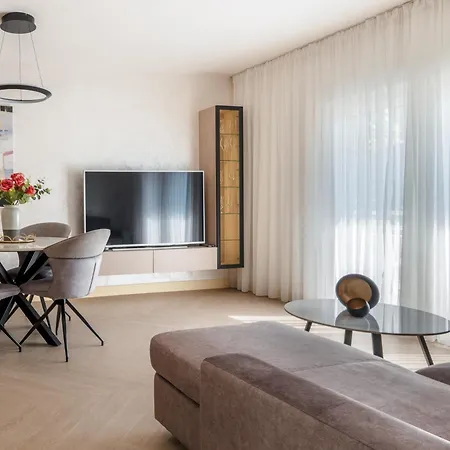 Apartment Leo
